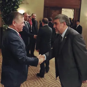 Dweik 3 Отель